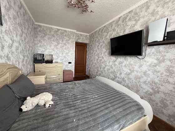 Трикімнатна квартира ( у дворі є дитячий садочок) Фастів