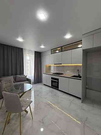 Продам двушку в Виа Рома, газ Одеса