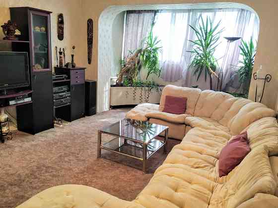 Сдам в долгосрочную аренду 3 ком кв. в совмин доме рядом с метро Дарн. Київ