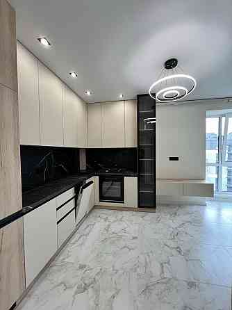 Продаю 1-кімнатну з ремонтом біля парку і озера в новобудові Ивано-Франковск