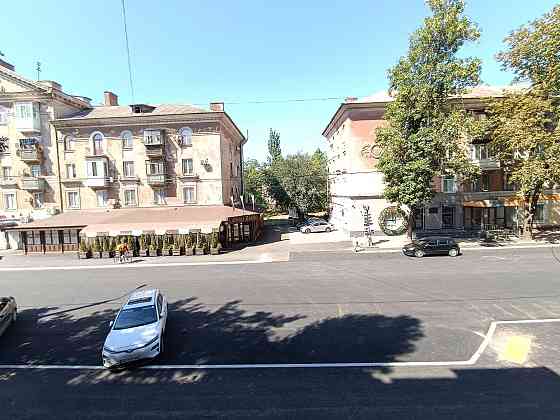 Продам 3 -х ком.кв в центре города на 97 -м квартале ул. Костенко 15 Кривой Рог