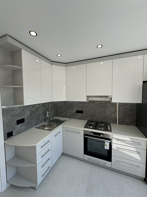 Продається 2 кімнатна квартира в районі Майдану Чернівці - зображення 1