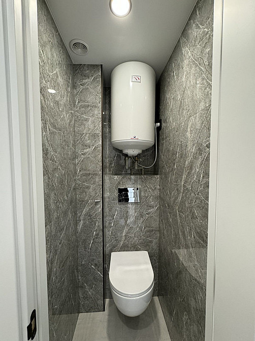 Продається 2 кімнатна квартира в районі Майдану Чернівці - зображення 4