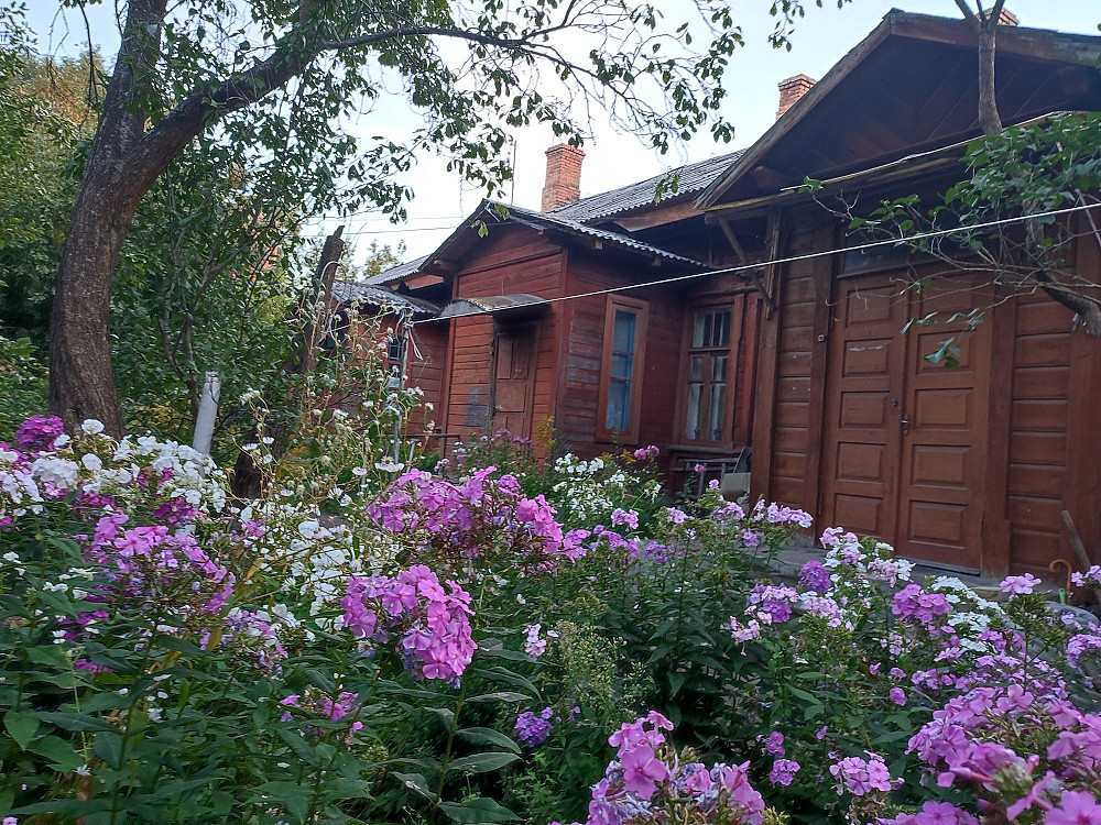 2х кімнатна квартира на землі в центрі міста - 24700 Дол США Рівне - зображення 1