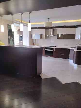 Продам 2 х уровневую квартиру на Заболотного Одесса