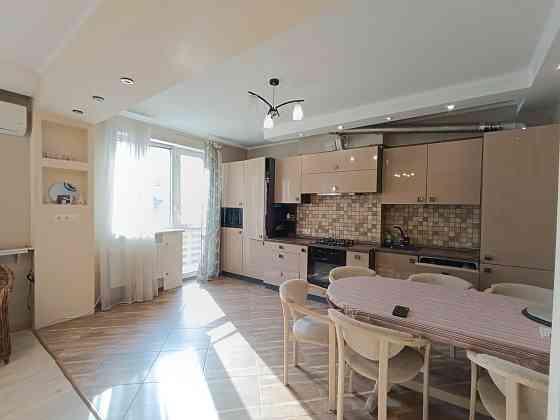 Продаж БЕЗ% 3 кім. кв. з терасою на Грушевського 5 Святопетрівське Святопетрівське (Києво-Свят.р-н)