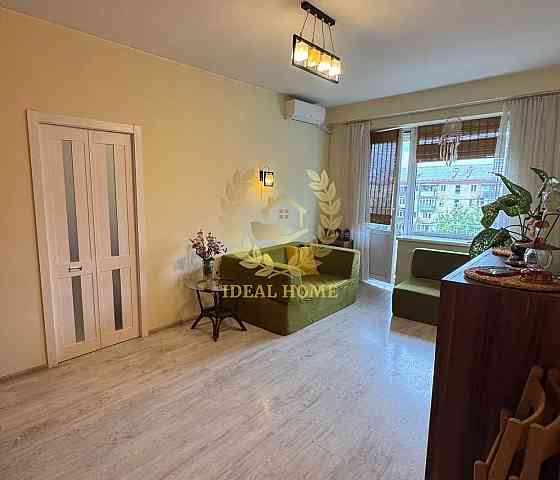 Продам  гарну двокімнатну квартиру в Дніпровському районі столиці. Київ