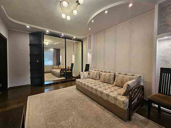 Топ-локація - сімейна оселя - Червоної Калини просп 5, поряд парк! Київ