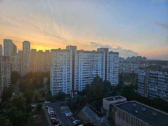 Топ-локація - сімейна оселя - Червоної Калини просп 5, поряд парк! Київ