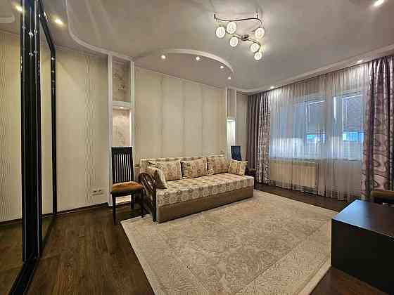 Топ-локація - сімейна оселя - Червоної Калини просп 5, поряд парк! Київ