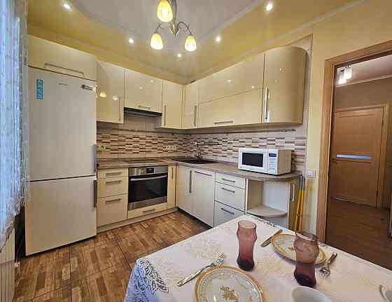 Топ-локація - сімейна оселя - Червоної Калини просп 5, поряд парк! Київ