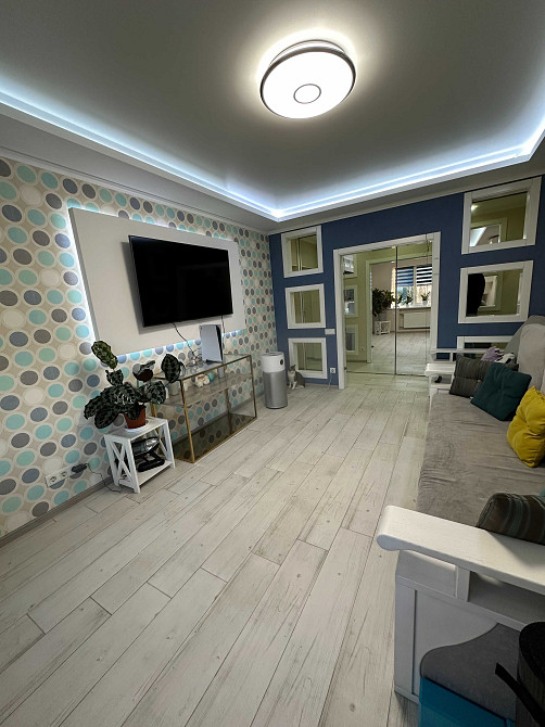 Продаж 3-ї метро Харківська 10 хв Київ - зображення 1