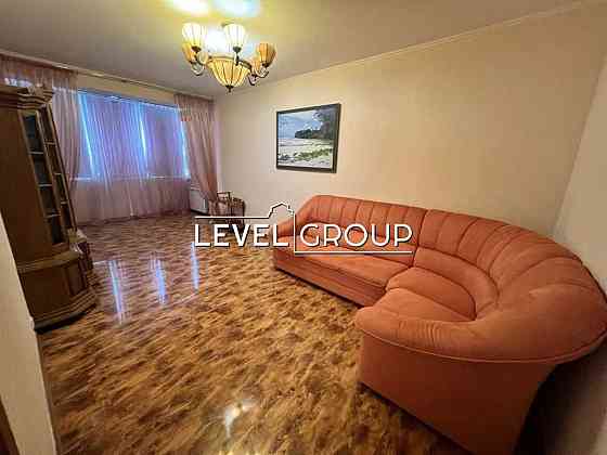 метро Теремки . 3кім з ремонтом 73м2 просп. Глушкова 39. Голосіївський Київ