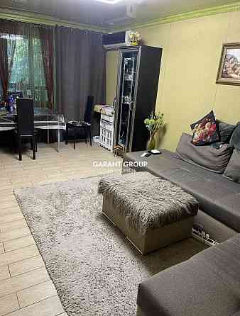 Продається трикімнатна квартира на Бочарова Одеса