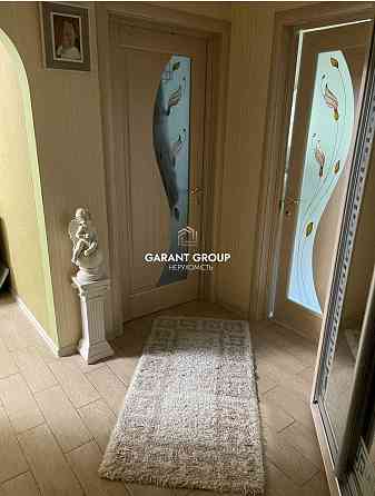 Продається трикімнатна квартира на Бочарова Одеса