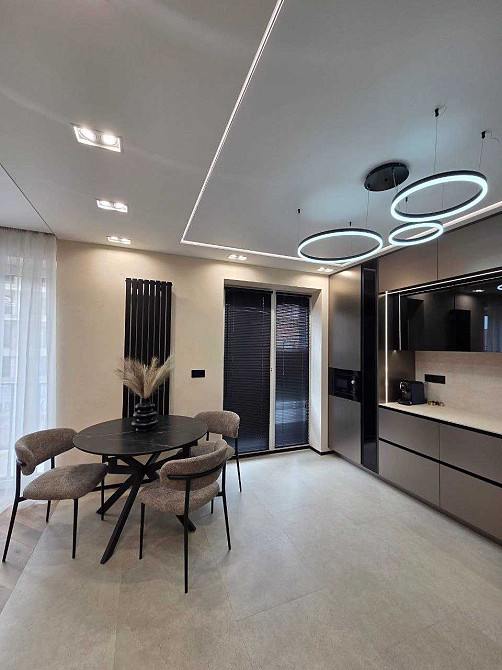 шикарна 3-кімнатна квартира з дизайнерським ремонтом Ивано-Франковск - изображение 1