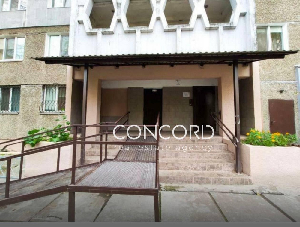 Лятошинського вул., 28. Метро Іподром. Двокімнатна. Київ - зображення 1