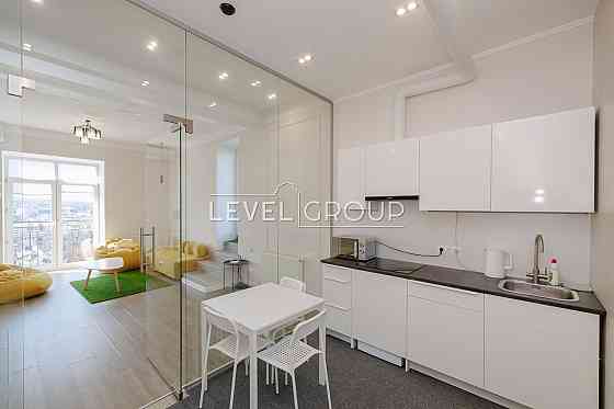 Продаж двокімнатної квартири на Подолі, Почайнинська, поруч метро Київ