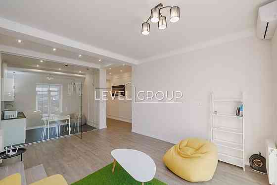 Продаж двокімнатної квартири на Подолі, Почайнинська, поруч метро Київ