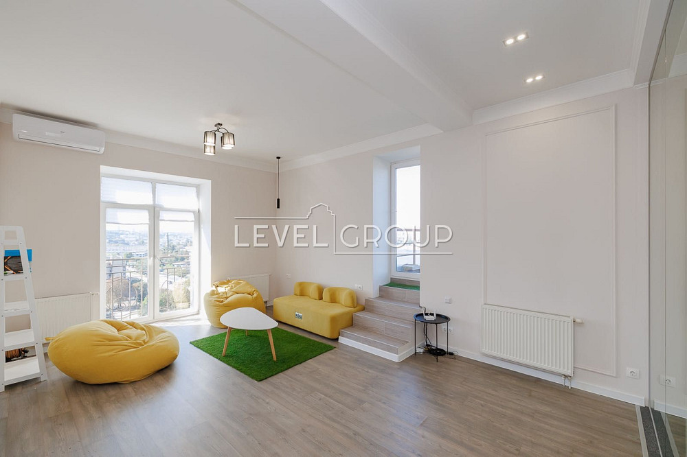 Продаж двокімнатної квартири на Подолі, Почайнинська, поруч метро Київ - зображення 1