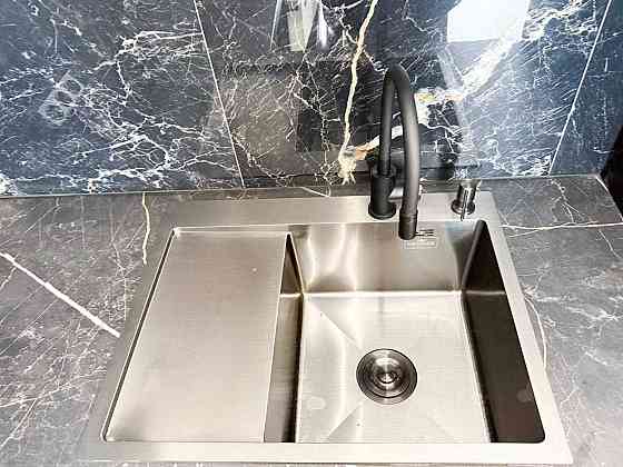 Сучасний простір в ритмі міста, панорамні краєвиди та 60м2 комфорту. Ивано-Франковск