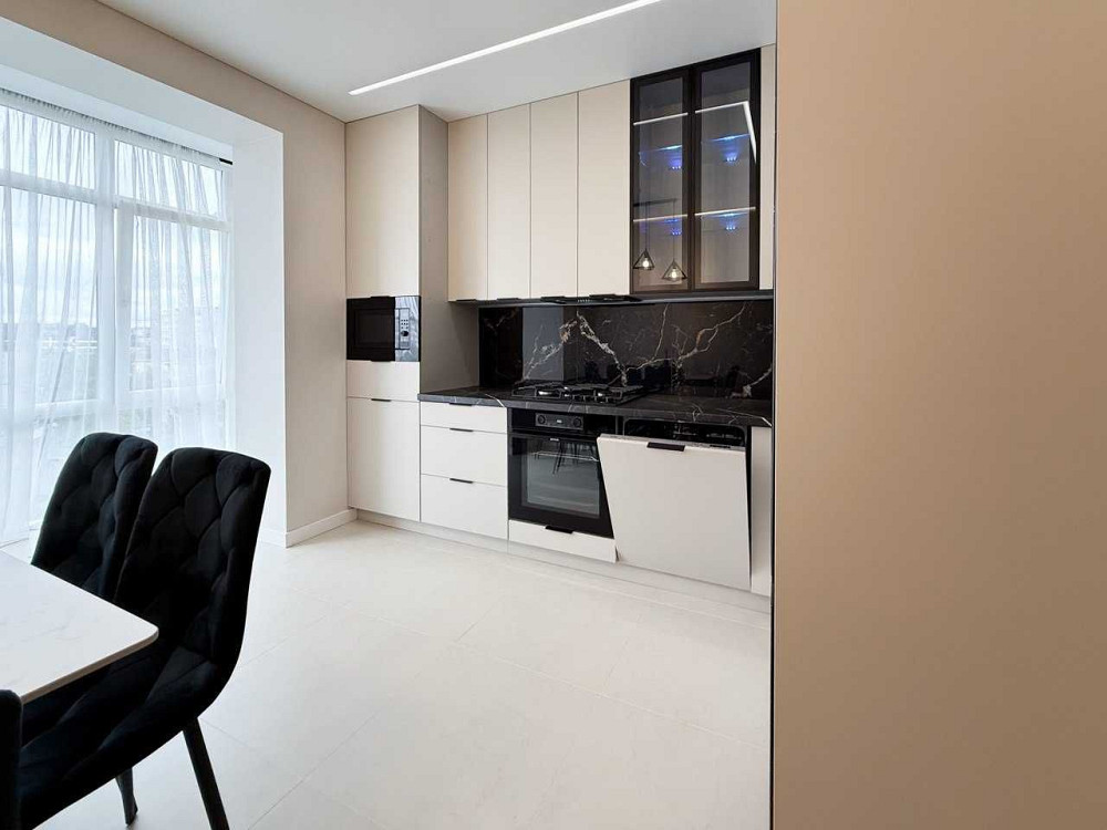 Сучасний простір в ритмі міста, панорамні краєвиди та 60м2 комфорту. Ивано-Франковск - изображение 2