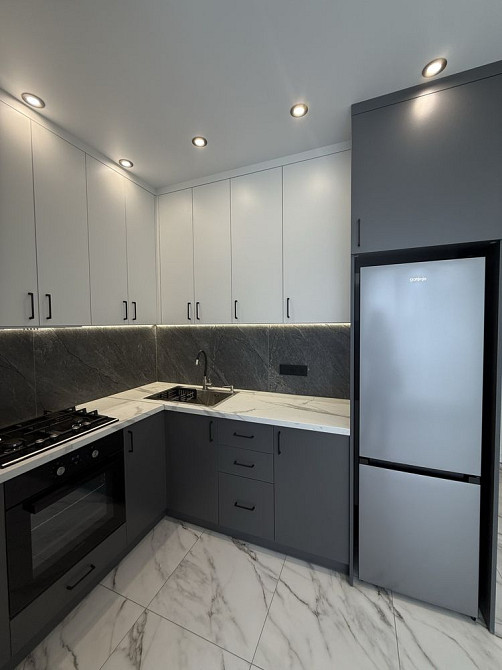 Однокімнатна з новеньким ремонтом! Газ! Ніхто не жив! Топ локація! Ирпень - изображение 1