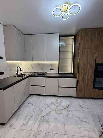 Власник!Однокімнатна кв.з ремонтом та меблями. Крихівці