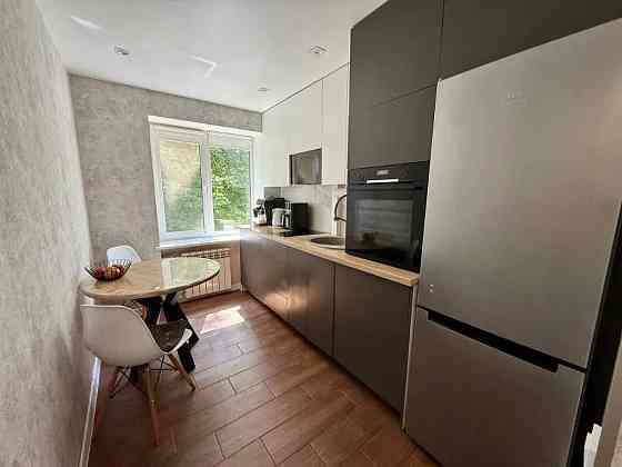 Продаж 2к квартири ж/м Тополь 2 епіцентр тера Днепр