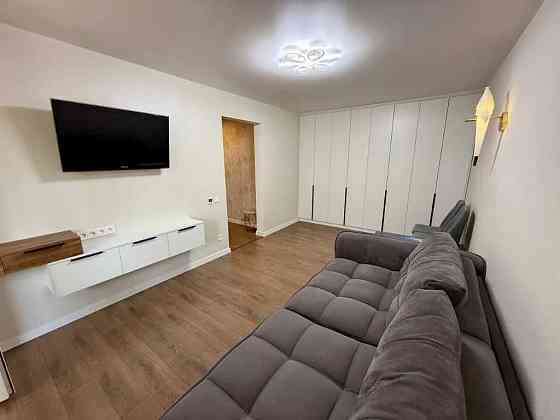 Продаж 2к квартири ж/м Тополь 2 епіцентр тера Днепр