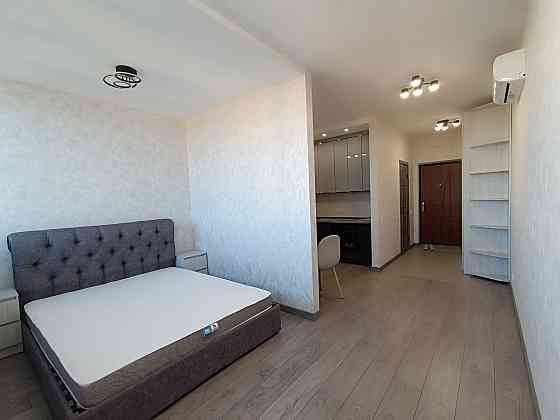 Продам квартиру -студію після ремонту в новобудові в центрі міста . Бровары