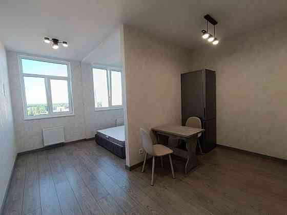 Продам квартиру -студію після ремонту в новобудові в центрі міста . Бровары