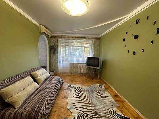 2к.з окремими кімнатами,центр Космосу. Власник! Запоріжжя