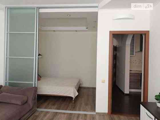 Продам однокомнатную квартиру в хорошем районе с развитой инфраструкту Крижанівка