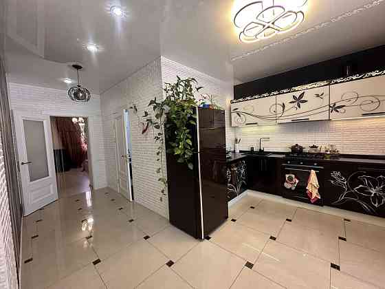 3 комнатная 93 метра Ремонт мебель техника  Новый  Газовый дом Одеса