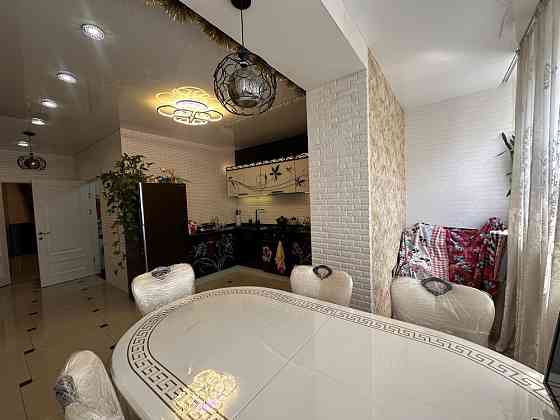 3 комнатная 93 метра Ремонт мебель техника  Новый  Газовый дом Одеса