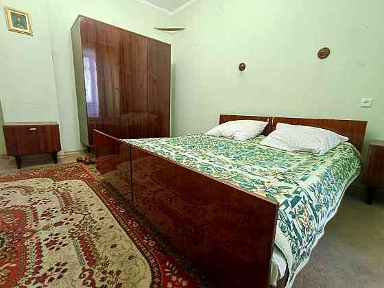 Центр. Площа. Трикімнатна.  5 спальних місць .Вся мебля та техніка. Чернигов