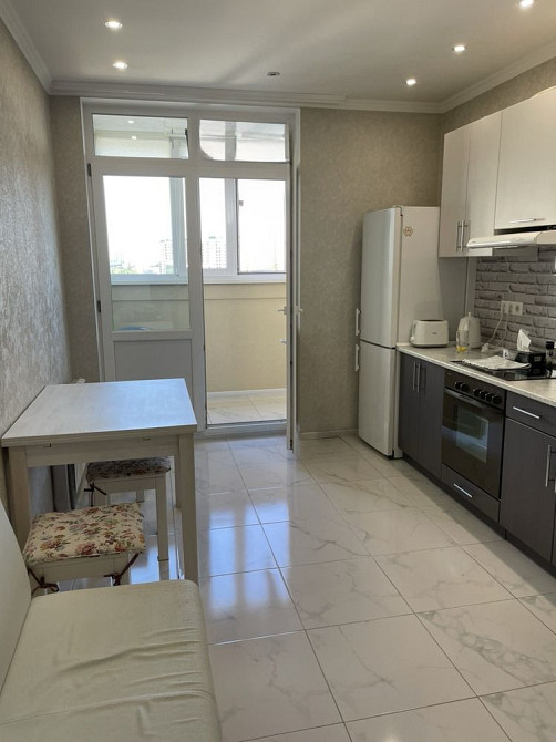 Здам 2х кімнатну в новобудові  біля метро Київ - зображення 3