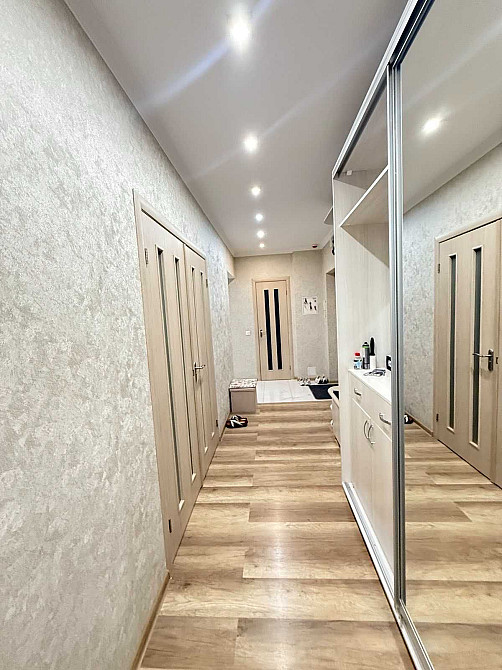 Здам 2х кімнатну в новобудові  біля метро Київ - зображення 4