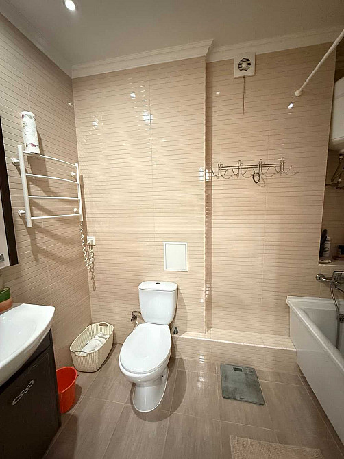 Здам 2х кімнатну в новобудові  біля метро Київ - зображення 5