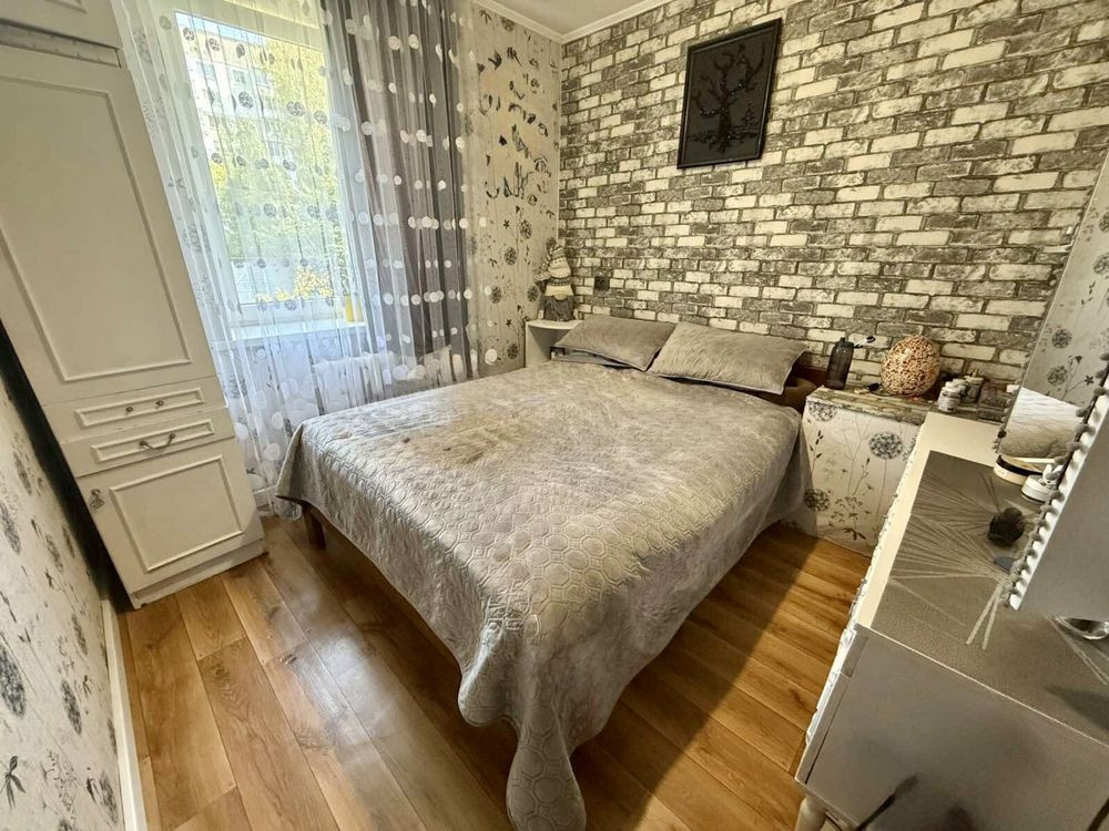 Продається 4 кімнатна квартира біля Покровського собору Ровно - изображение 1