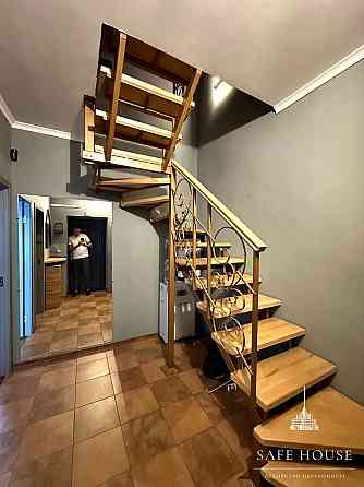 Продам 3 кімнтану 2 поверхову квартиру в Петропавлівській Борщагівці Петропавлівська Борщагівка