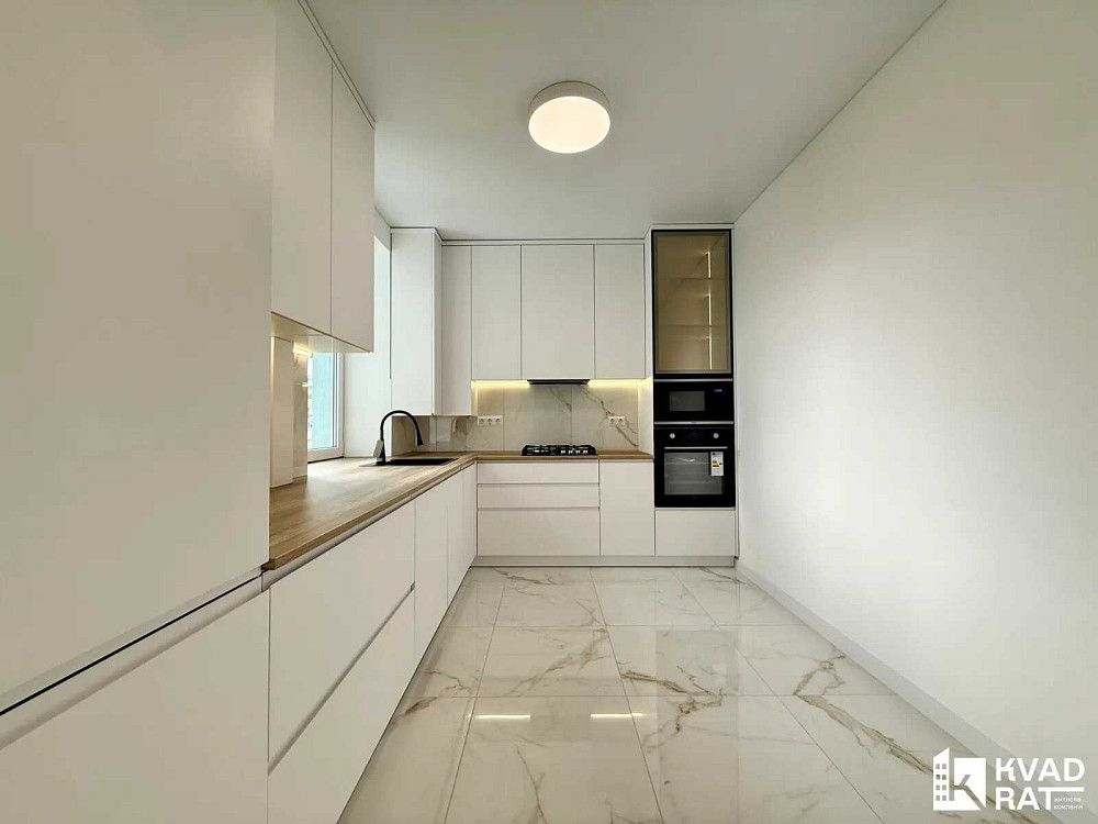 Простора двокімнатна квартира з ремонтом в новобудові! 6 поверх! Ивано-Франковск - изображение 1