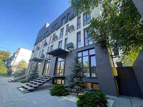 Квартира з терасою на даху біля парку Нивки | A Nova Hause Київ