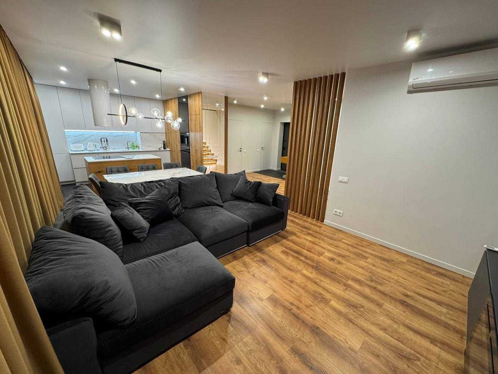 Продаж дворівневої квартири в самому ЦЕНТРІ з авторським ремонтом Полтава - изображение 1