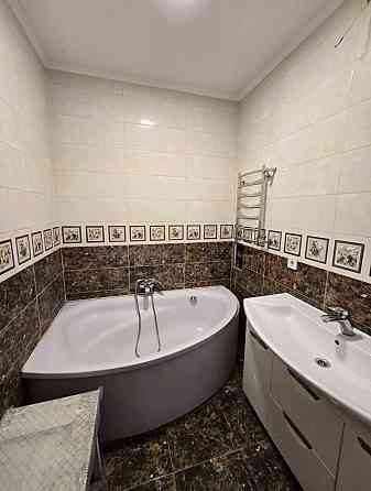 Простора двокімнатна квартира, м. Одеса, ЖК Романовський Одеса