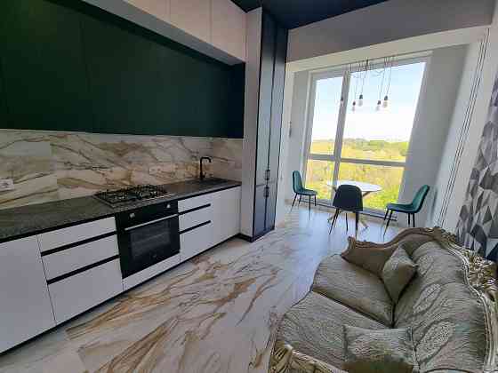 1-кімнатна укомплектована квартира з виглядом на озеро! Ровно