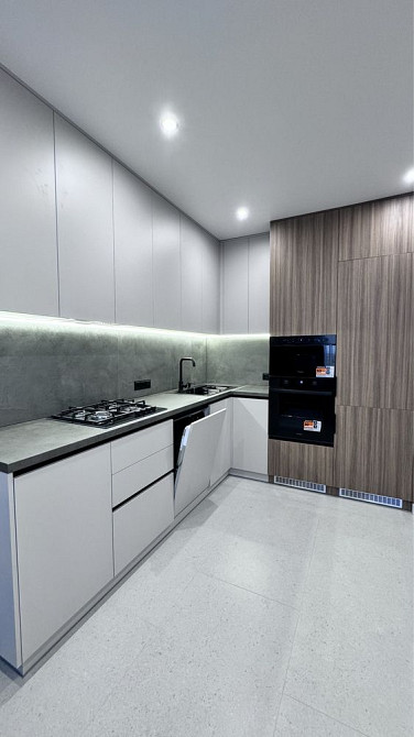 Шикарна 2к квартира з кухею-студіо/меблі/техніка/газове опалення/центр Ивано-Франковск - изображение 3