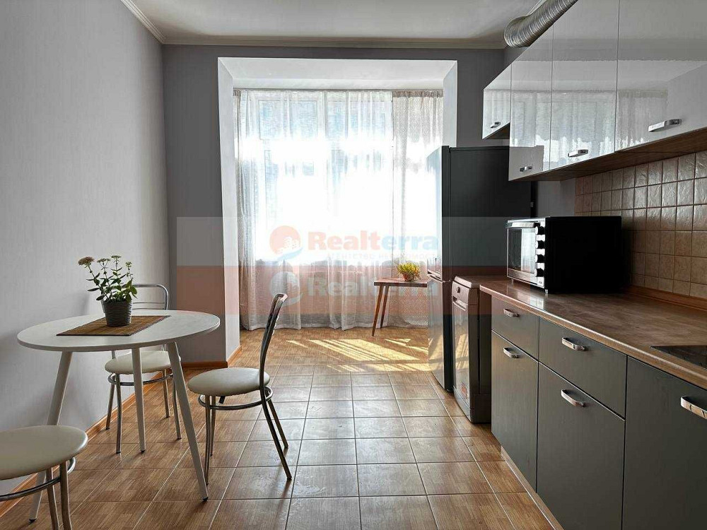 Простора двокімнатна 82 кв.м., вул. Здановської, після ремонту Київ - зображення 2