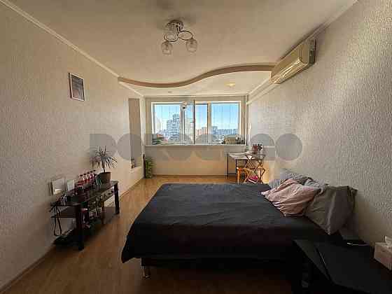 Продаж 1к, метро Чернігівська, Братиславська 22, 34м2, ремонт Київ